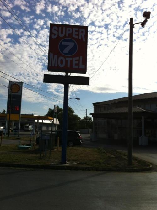 Super 7 Motel Richmond Esterno foto